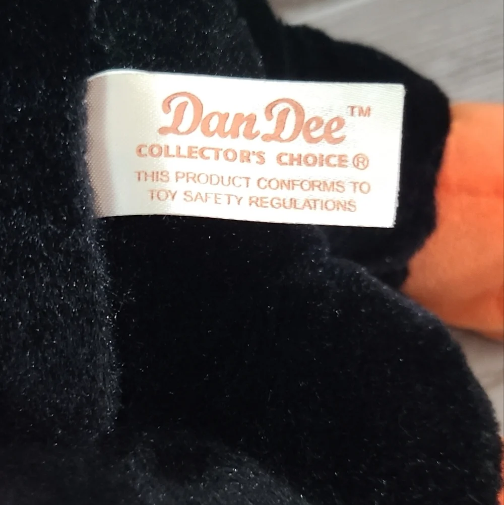 2011 Dan Dee Santa's Helper Penguin 12
